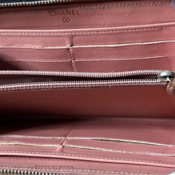AUTHENTIC EUC-CHANEL Pink Quilted Wallet - Picture 14 of 14